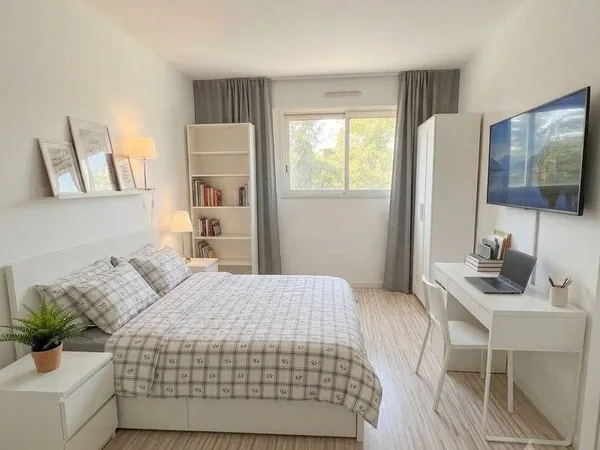 Colocation avec terrasse - Etudiant ou jeune actif - 2 min RER A Noisy-Champs - 600 CC