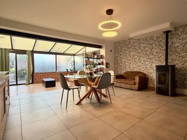 Maison 6 pièces 166 m²