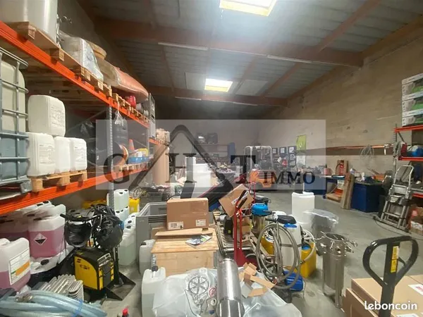 Local industriel 456 m²