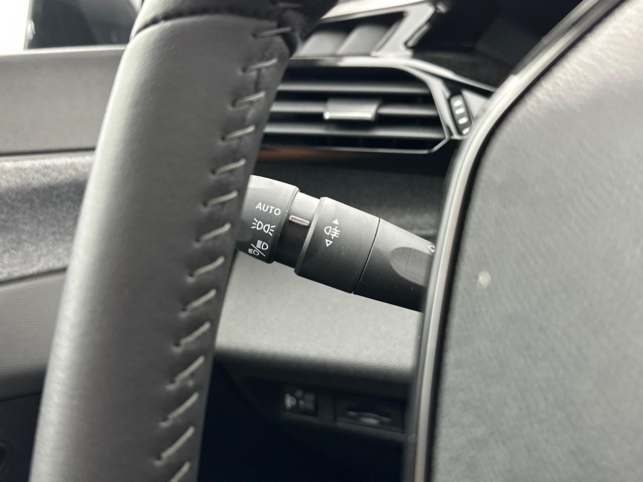 Peugeot 308 hybrid 145 e-dcs6 allure — photo 20