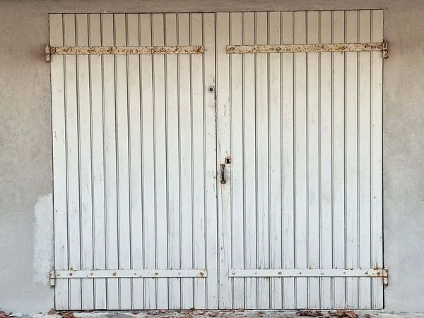 Grand garage, 22 m2, quartier Grotte Rolland