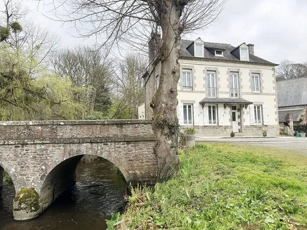 Maison 9 pièces 245 m²