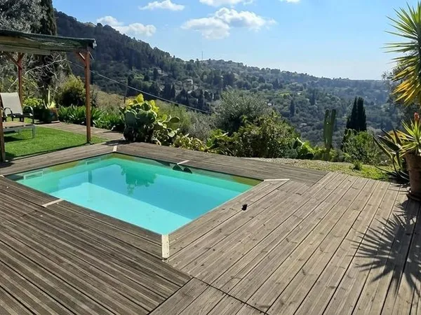 Vue panoramique jusqu'à la mer sans vis à vis