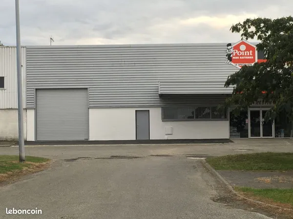 Local pro/dépôt 375m2