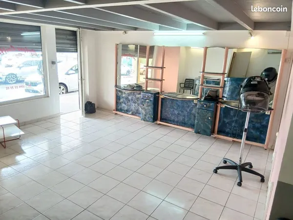 Bureaux, épicerie, local commercial 40 m² Fort-de-France