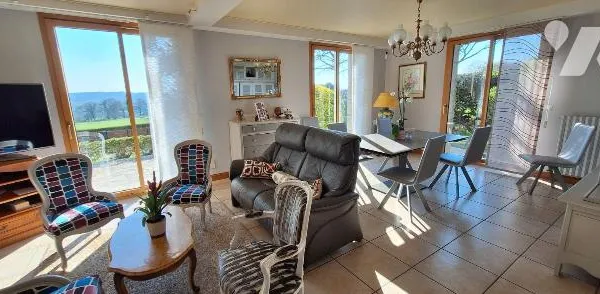 Maison 8 pièces 239 m²