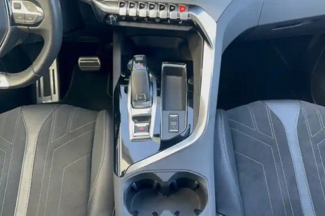 Peugeot 3008 puretech 130ch s&amp;s eat8 — photo 21