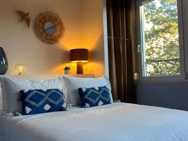 Chambre meublée avec accès cuisine