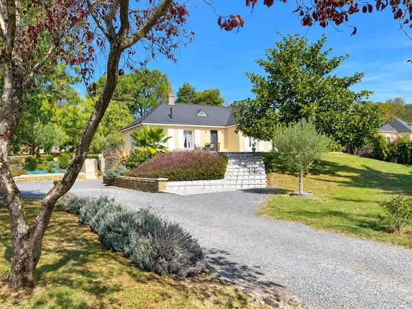 Allonnes -- Charmante maison sur sous-sol avec grand parc arb