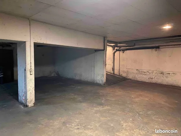 Place de parking 75010 quartier Faubourg Saint Denis / rue des petites écuries