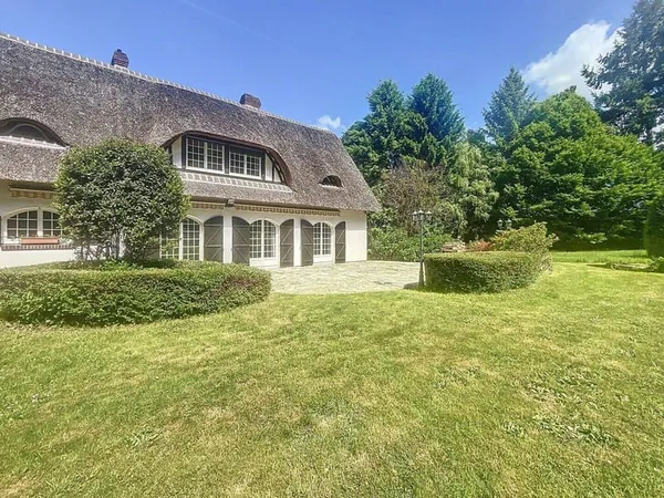 Maison 8 pièces 210 m²