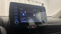 Toyota Yaris 116h Dynamic 5p MY22 — photo 18