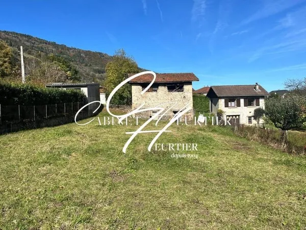 Terrain 700 m²