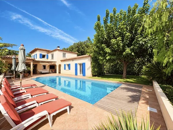 Villa 7 pièces 232 m²