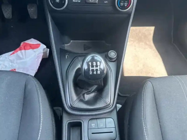 Ford Fiesta 1.1 75ch cool &amp; connect 5p — photo 8