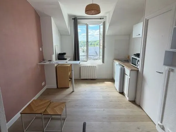 Studio avec un coin nuit situé en plein centre de Lisieux