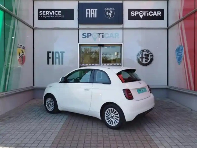 Fiat 500 e 118ch my23 — photo 6