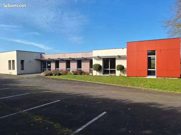 Local 268 m² Segré-en-Anjou Bleu
