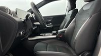 Mercedes Gla 200 d 150ch AMG Line 8G-DCT — photo 12