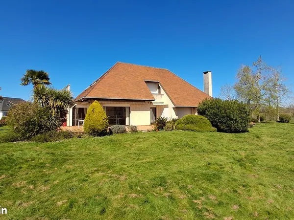 Maison d'architecte meublée 135 m² - Morlaas (Secteur Piscine)