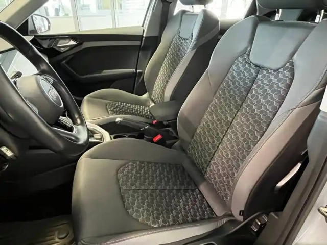 Audi A1 sportback 30 tfsi 110 ch s tronic 7 — photo 45