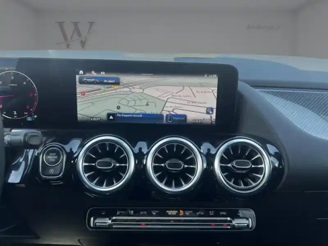 Mercedes Gla 200 d amg line — photo 16