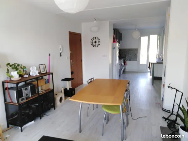 Appartement T3 57m² 3eme étage avec ascenseur Valence Grand-Charran
