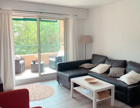 Appartement P2 avec piscine