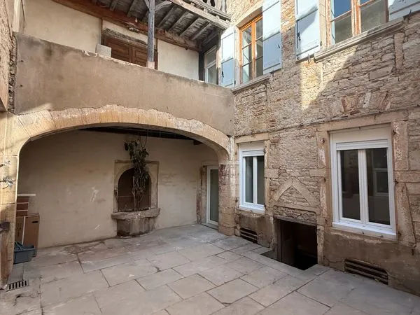 A louer maison de ville - T4 123 m2 refait a neuf