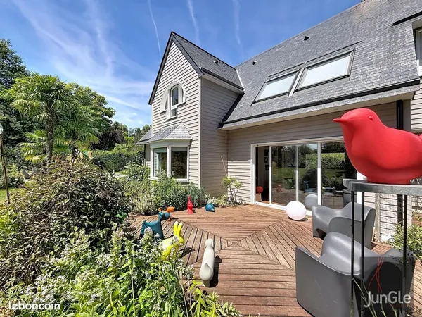Maison 9 pièces 220 m²