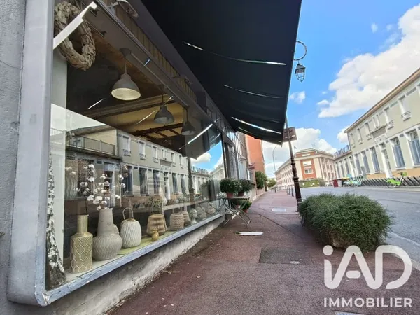 Local commercial 3 pièces 80 m²