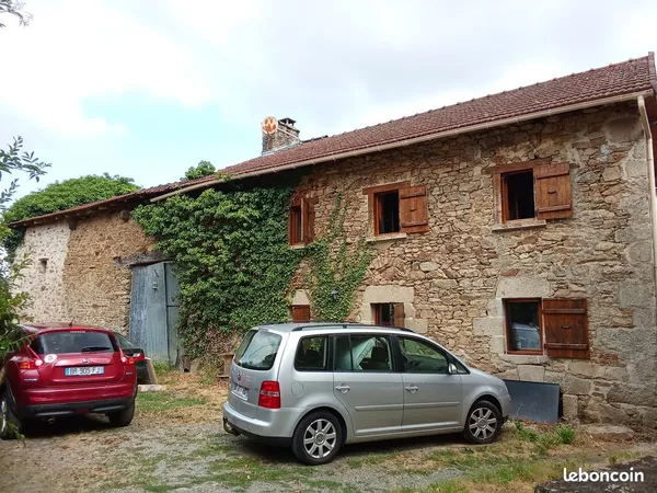Ancienne ferme en partie rénovée