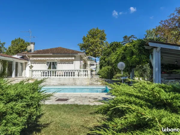 Propriété 7 pièces 244 m²
