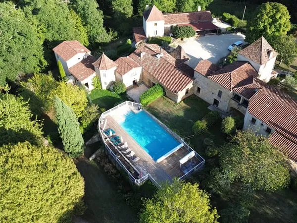 Domaine de prestige pour projet touristique, familial ou évènementiel.
