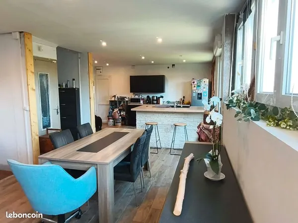 Maison individuelle . 5 pièces . 122m²