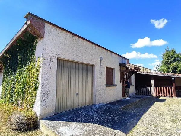 Garage 50 m2 sur terrain constructible