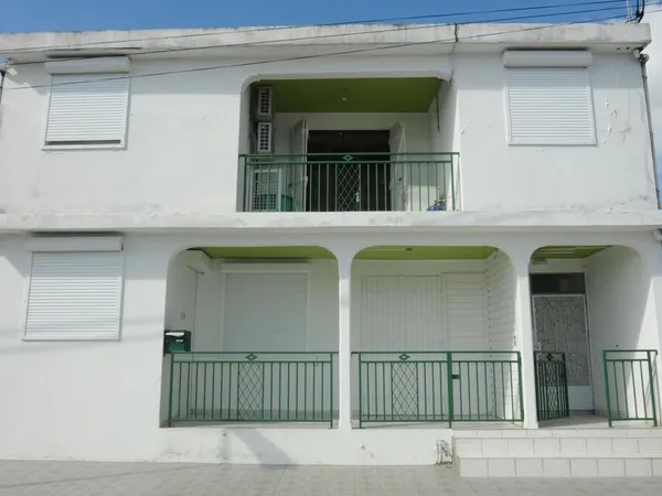 d'un immeuble à Port-Louis en Guadeloupe