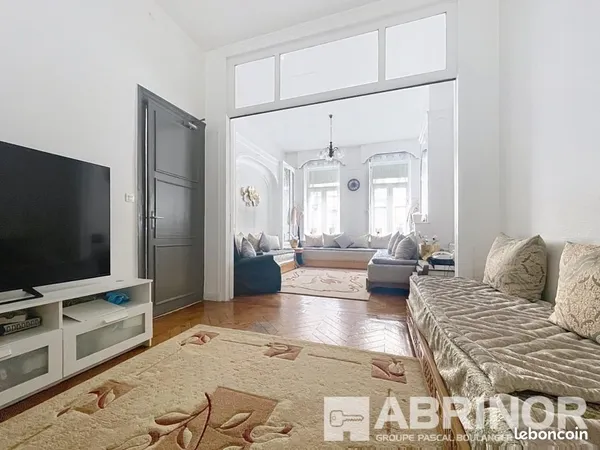 Maison 7 pièces 197 m²