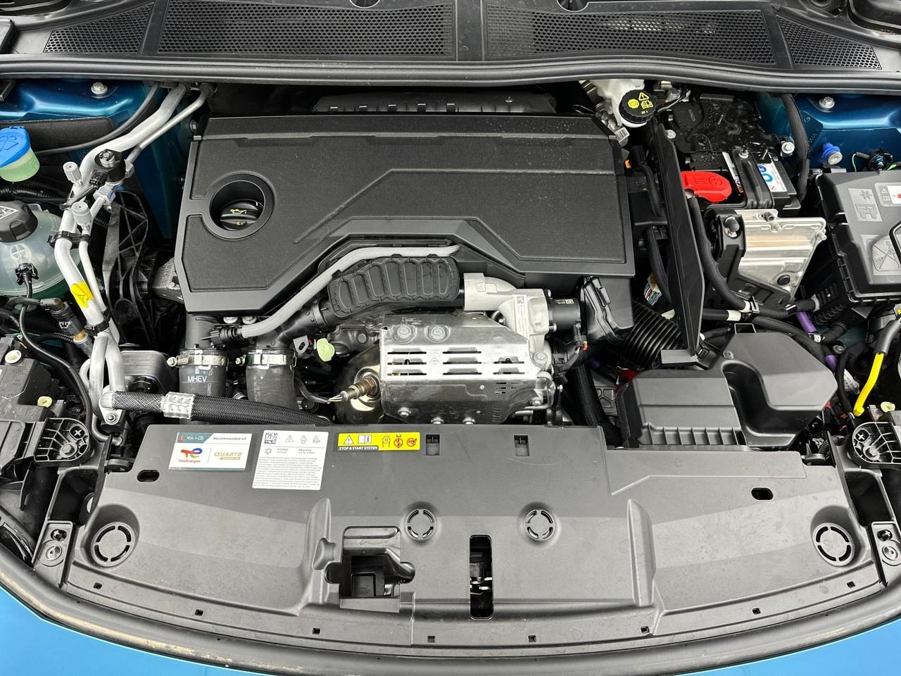 Peugeot 408 hybrid 145 e-dcs6 gt — photo 15