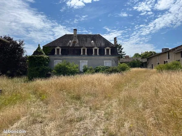 Maison 11 pièces 375 m²