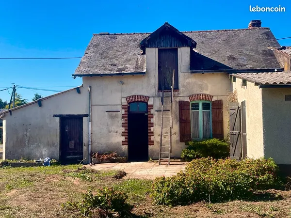 Maison à rénover intégralement ou à démolir - Parcelle de plus de 900 m² - 1 km centre-ville