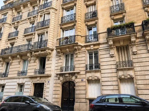 Studio 17,25 m² - Paris 15e - Convention - 185 000