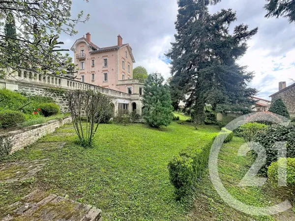 Maison 7 pièces 255 m²