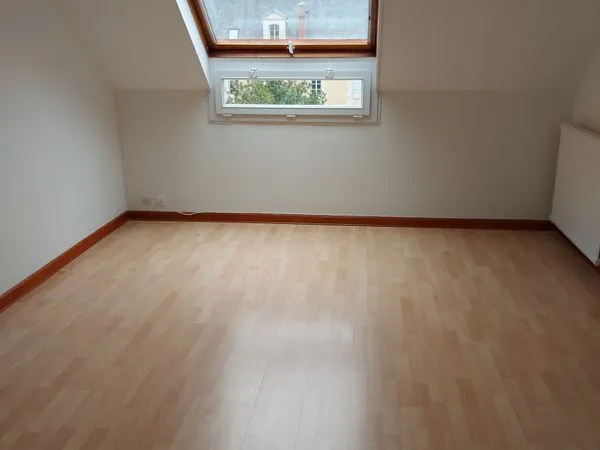 A Louer appartement centre ville Mamers