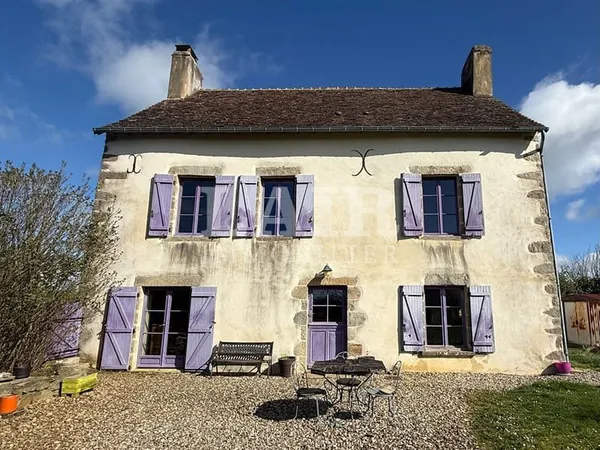 Maison en pierre sur Fyé réf : F15006