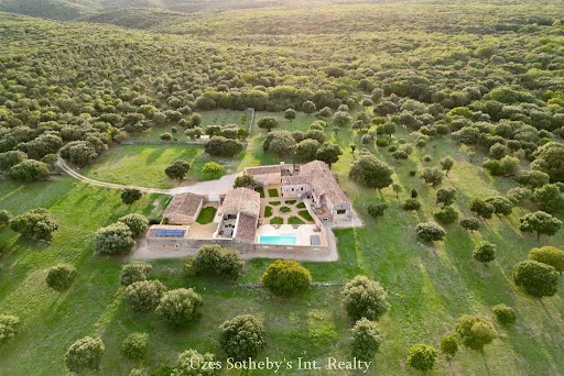 Mas provençal 20 pièces 900 m²