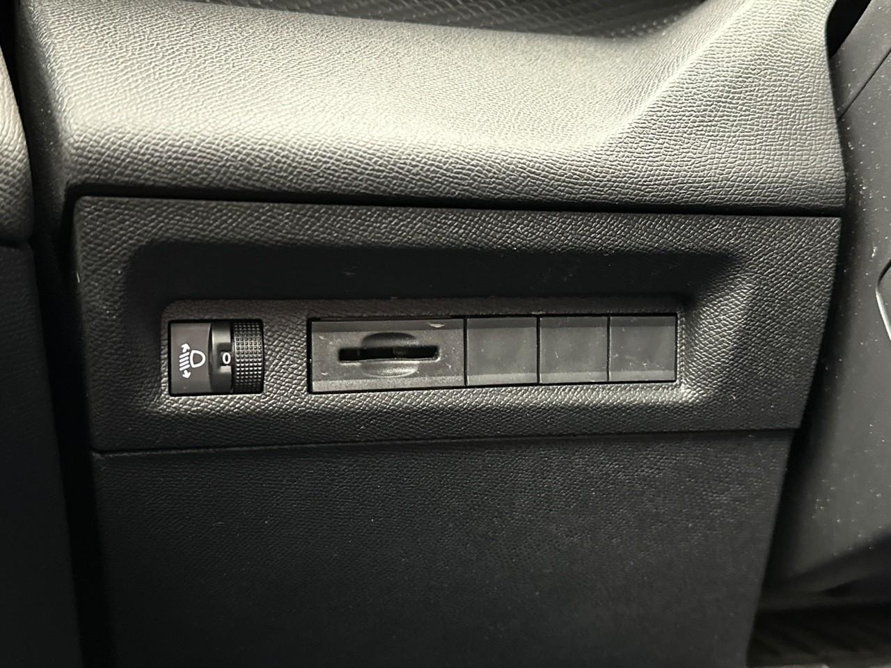 Peugeot 308 puretech 110ch s&s bvm6 active pack — photo 16