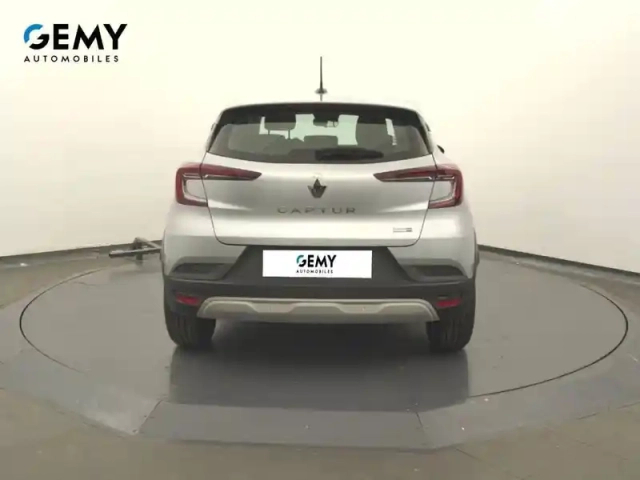 Renault Captur e-tech 145 - 21 — photo 10