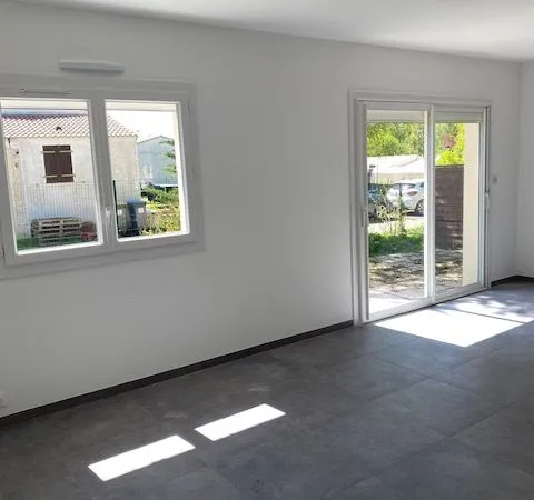 SAINTE FOY - Maison rénovée 3 ch. Avec jardin et garage - 82m2 - 185000