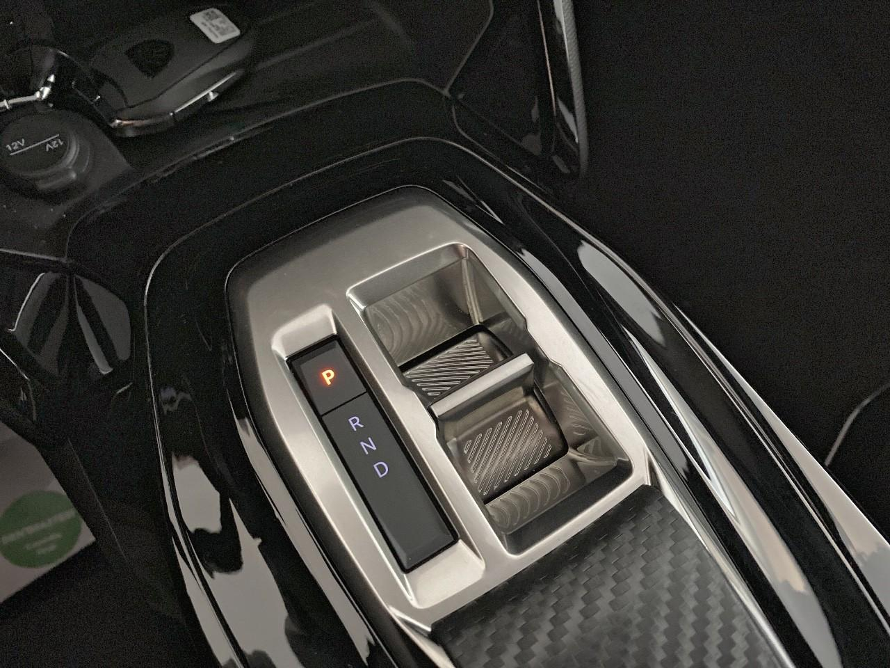 Peugeot 2008 hybrid 145 ch e-dcs6 allure — photo 15